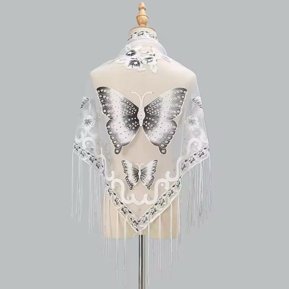 Papillon - Elegant Butterfly Lace Scarf Triangle Tassel Shawl - Picture 3 of 3